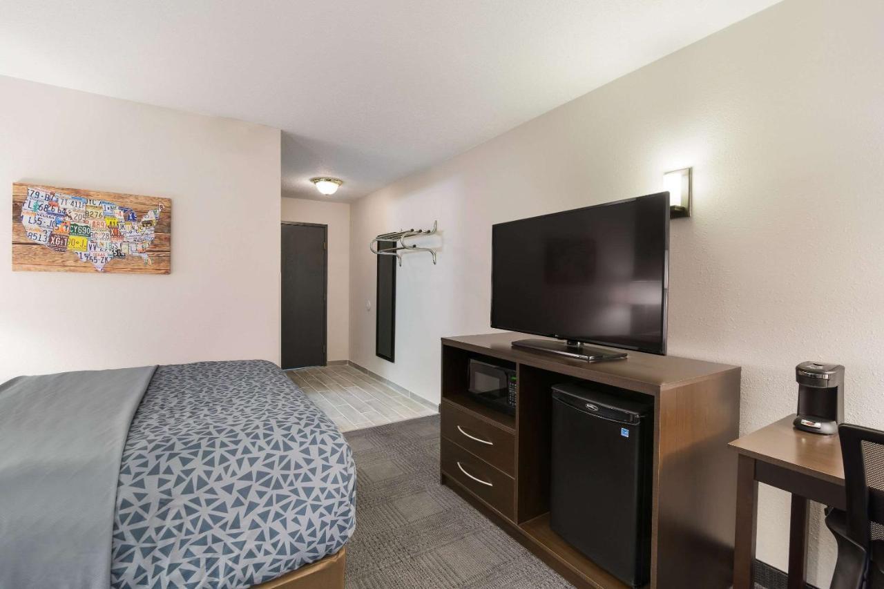 Econo Lodge Williston Esterno foto